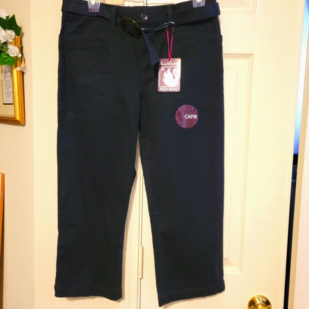 New Gloria Vanderbilt Mona Belted Capri - Navy Blue Size 6 - Mid-rise